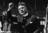 Le Père Charles Coughlin, Un Curé Champion américain de l’Antisémitisme.  