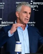 Le patron du Mossad, Doudi Barnea : l'Iran paiera cher son parrainage du terrorisme - directement et immédiatement