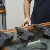 Attentats: Les Israéliens doivent-ils tous s'armer