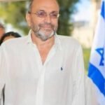 Jacques-Kupfer-with-white-square